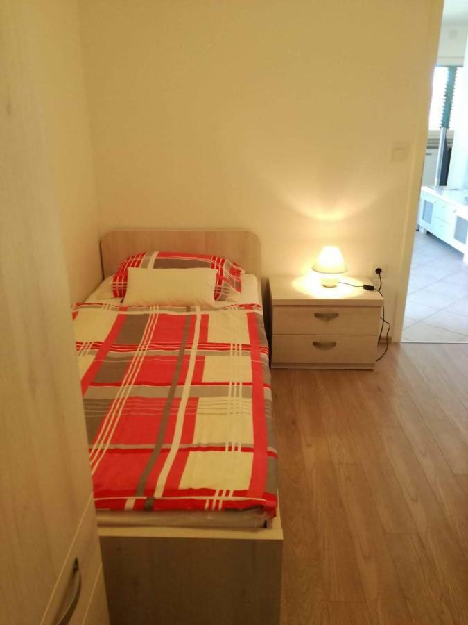 Apartman Dora Povljana Exteriör bild