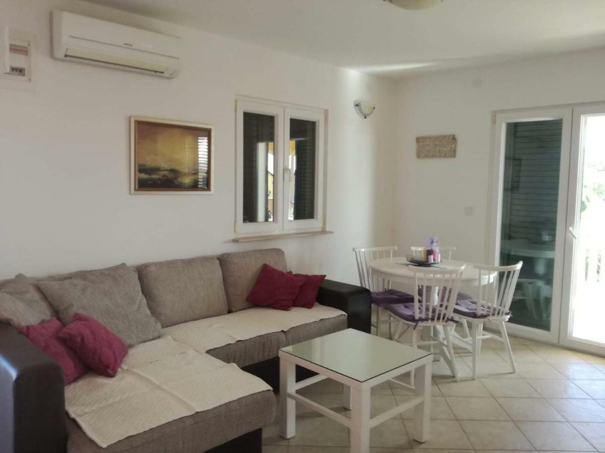 Apartman Dora Povljana Exteriör bild